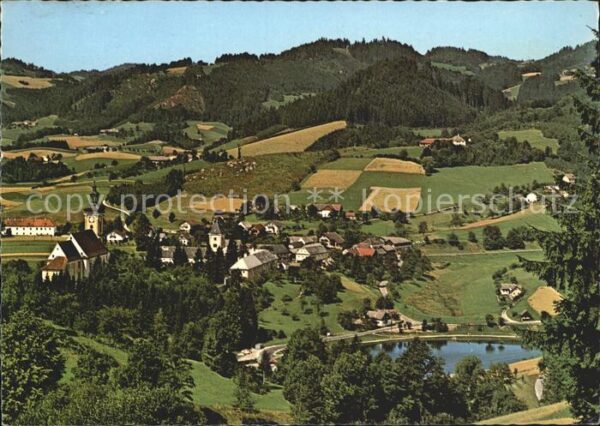 Waldhausen Oberoesterreich mit Schlossberg Barockkirche und Badese