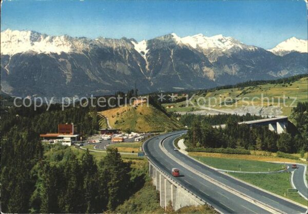 Innsbruck Parkplatz Europabrücke mit Rasthaus und