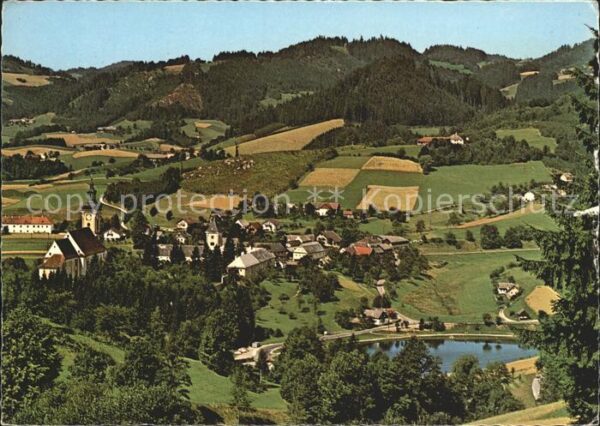 Waldhausen Oberoesterreich Schlossberg mit Barockkirche und Badese