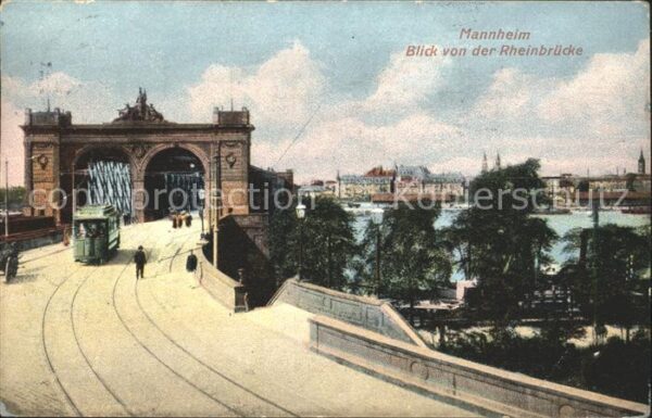 Mannheim Blick von der Rheinbrücke Strassenbahn