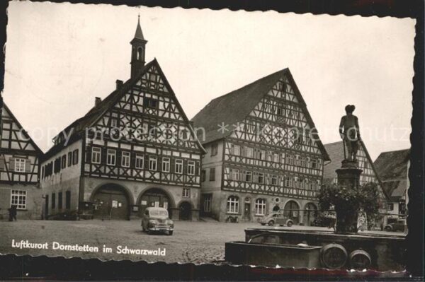 Dornstetten Wuerttemberg Marktplatz Fachwerkhäuser Dorfbrunnen