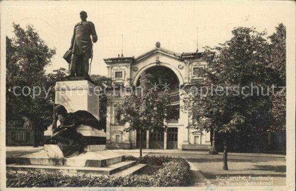 Karlsruhe Festhalle mit Bismarckdenkmal