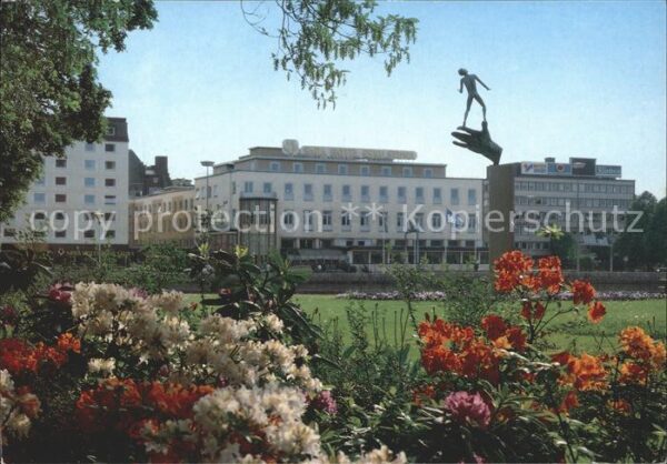 Eskilstuna Stadtpark mit Monument Guds Hand Carl M