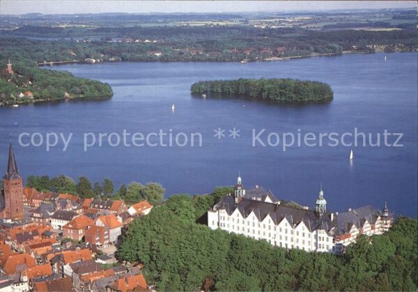 Ploen See mit Schloss Fliegeraufnahme