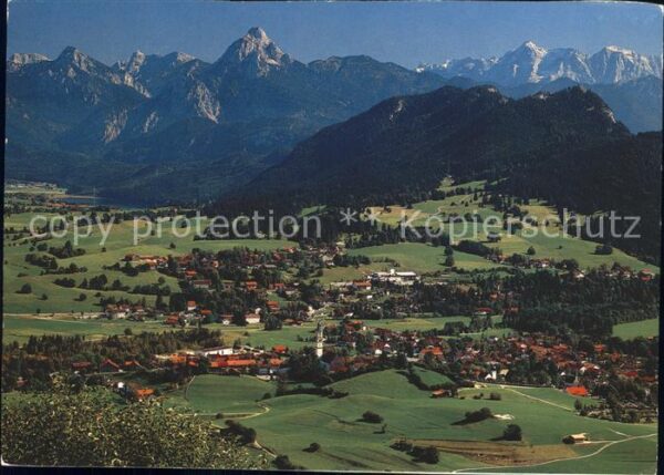Pfronten mit Säuling und Zugspitze