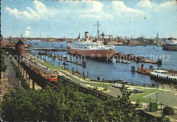 Schiffe Ships Navires Hamburg Hafen Überseebrücke