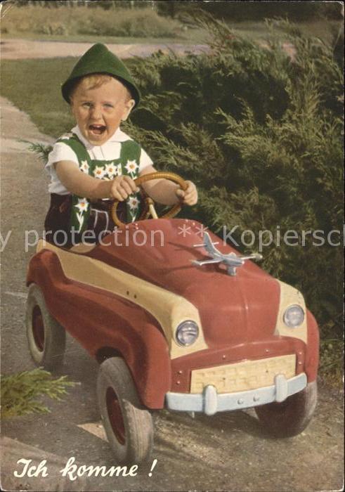 Kinderspielzeug Auto Kind Tracht