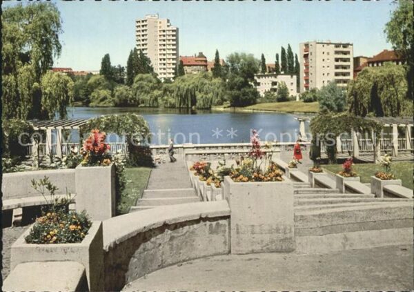 Berlin Lietzensee mit Hochhaus