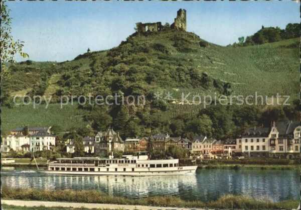 Bernkastel-Kues mit Burgruine Landshut