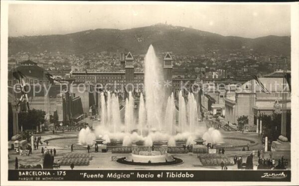 Barcelona Cataluna Fuente Magica hacia el Tibidabo