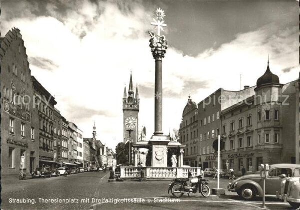 Straubing Theresienplatz mit Dreifaltigkeitssäule