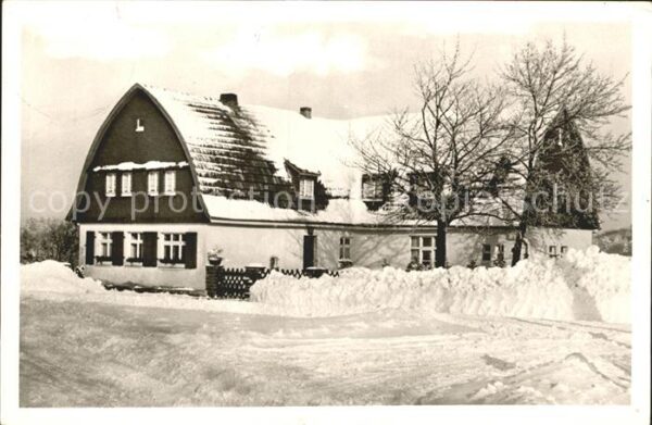 Nuerburg Haus Adele tief verschneit