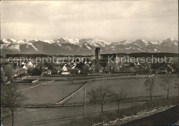 Altenstadt Oberbayern mit Alpenkette