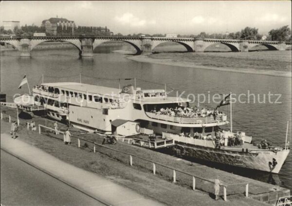 Dresden Motorschiff Karl Marx Elbebrücke