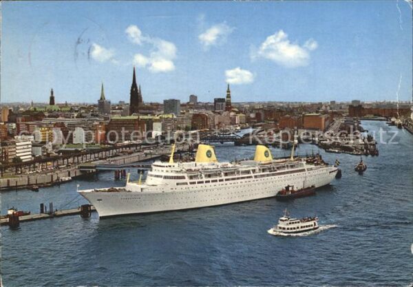 Faehre Ferry Bac Traghetto-- Hamburg Überseebrücke