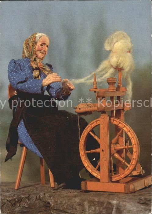 Spinnrad Puppe Elli Riehl Puppenmuseum