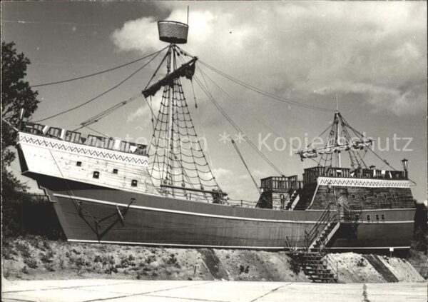 Sassnitz Ostseebad Ruegen Piratenschiff Mukran