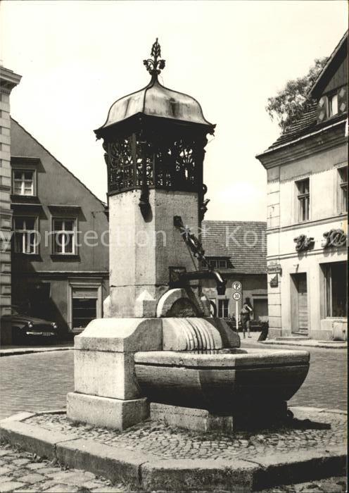 Buckow Maerkische Schweiz Brunnen Markt