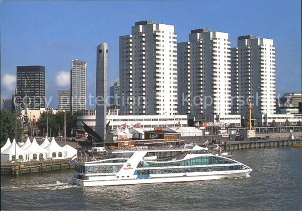 Rotterdam Hafen und Hochhäuser