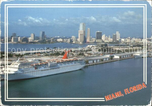 Miami Florida Fliegeraufnahme mit Skyline und Hafen