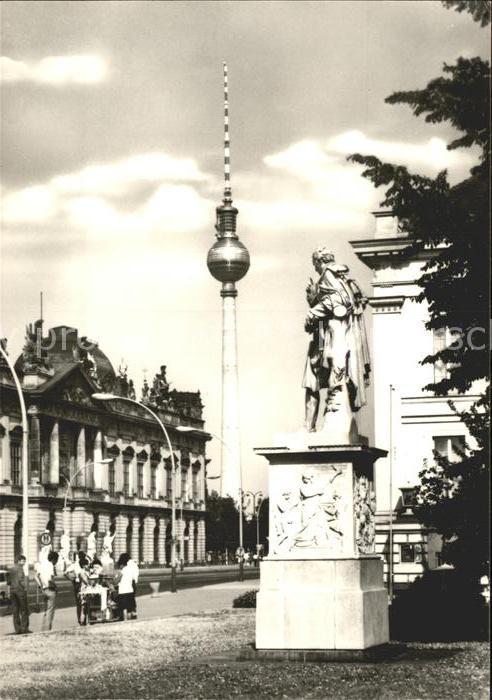 Berlin Unter den Linden mit Fernsehturm