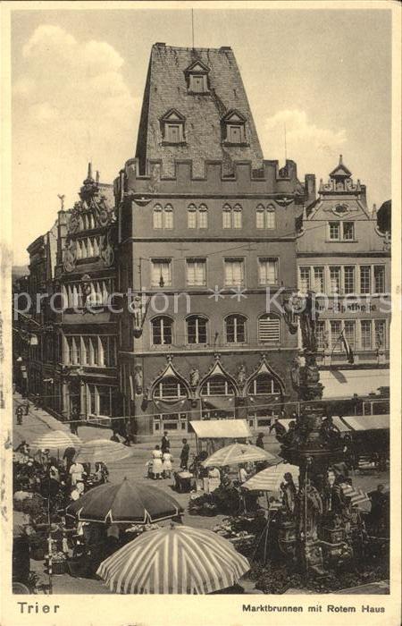 Trier Marktbrunnen mit Rotem Haus
