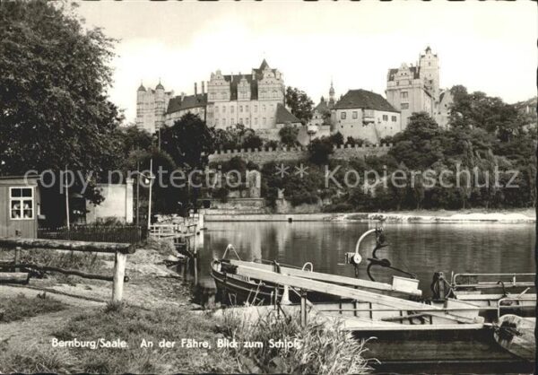 Bernburg Saale An der Fähre Blick zum Schloss