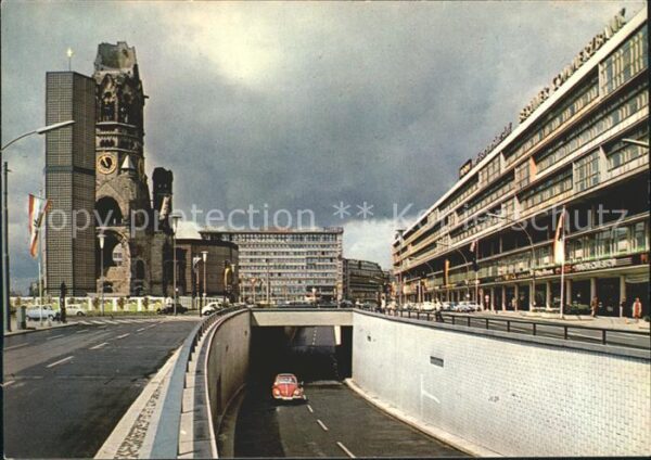Berlin Budapester Strasse mit Tunnel und Gedäc