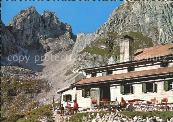Ehrwald Tirol Coburger Hütte mit Grünstein