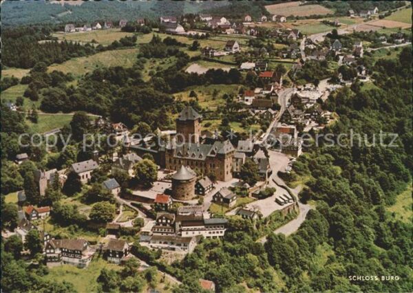 Schloss Burg Wupper Fliegeraufnahme Wahrzeichen des Bergisc