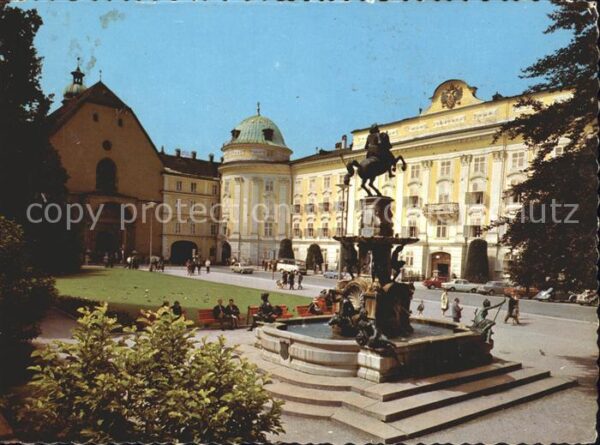 Innsbruck Hofburg Hofkirche Leopoldsbrunnen