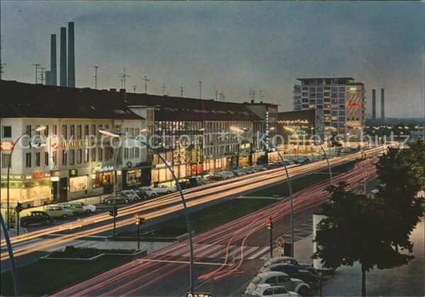 Wolfsburg bei Nacht Strassenpartie