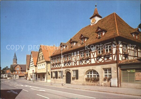 Feucht Hauptstrasse mit Rathaus