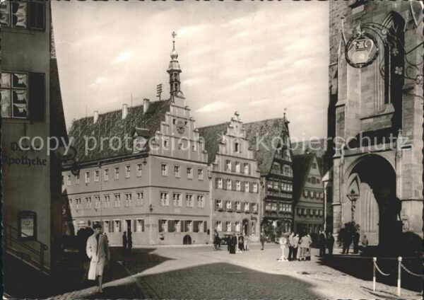 Dinkelsbuehl Marktplatz mit Gustav Adolf Haus