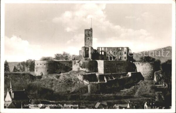 Koenigstein Taunus Blick zur Burgruine Luftkurort