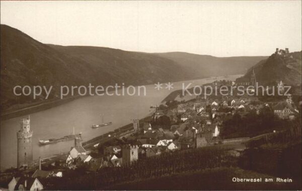Oberwesel Rhein Panorama mit Burgruine Schönburg