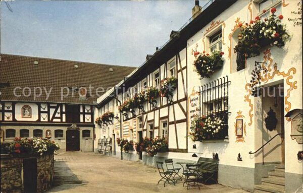 Koenigstein Taunus Klostergut Rettershof mit Reitschule un