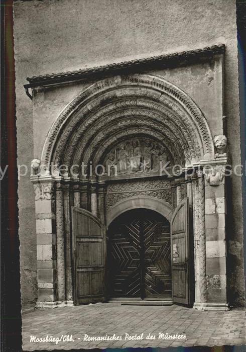 Moosburg Isar Romanisches Portal des Münsters