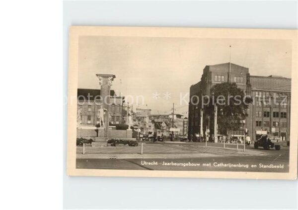 Utrecht Jaarbeursgebouw met Catarijnenbrug en S