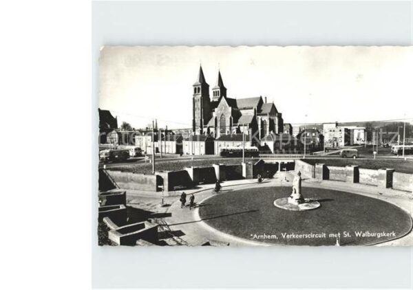 Arnhem Verkeerscircuit met St Walburgskerk