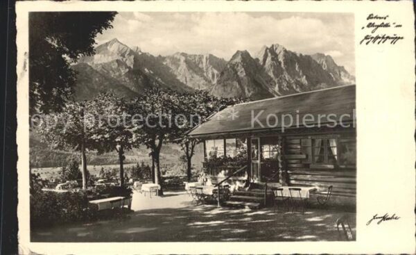 Garmisch-Partenkirchen Sartoris Almhütte mit Zugspitzgruppe We