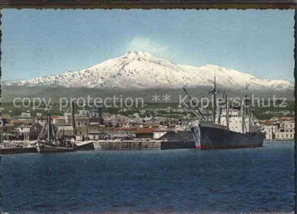 Catania Porto mit Etna schneebeckt