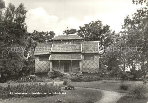 Oranienbaum Teehäuschen im Schloßpark
