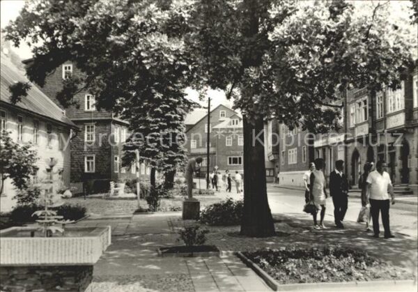 Lauscha Strasse am Hüttenplatz