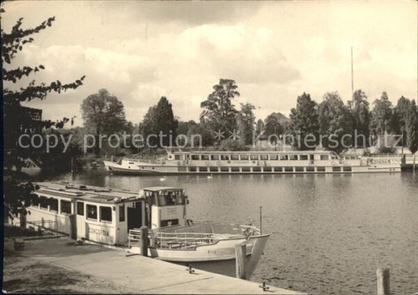 Motorschiffe Cecilienhof Potsdam Lange Brücke