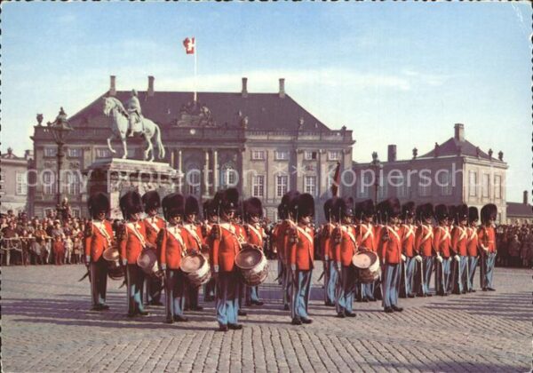 Leibgarde Wache Kobenhavn Vagtparaden Amalienborg Wacht