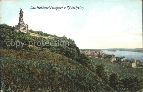 Ruedesheim Rhein mit Nationaldenkmal