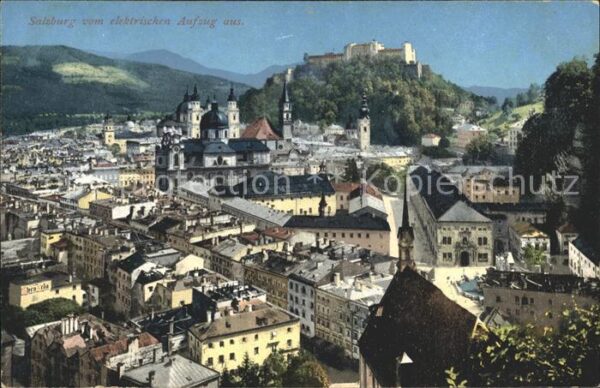 Salzburg Oesterreich Blick vom elektrischen Aufzug