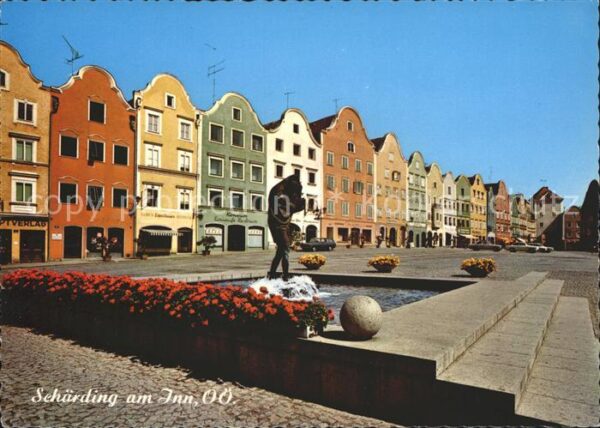 Schaerding Oberer Stadtplatz Christophorus Brunnen