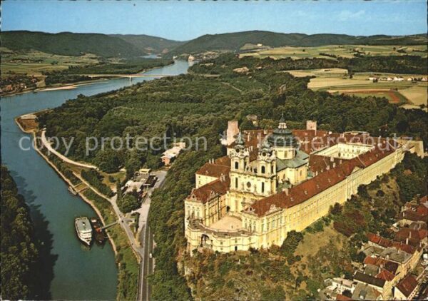 Melk Donau Benediktinerstift im Barockstil Flieger
